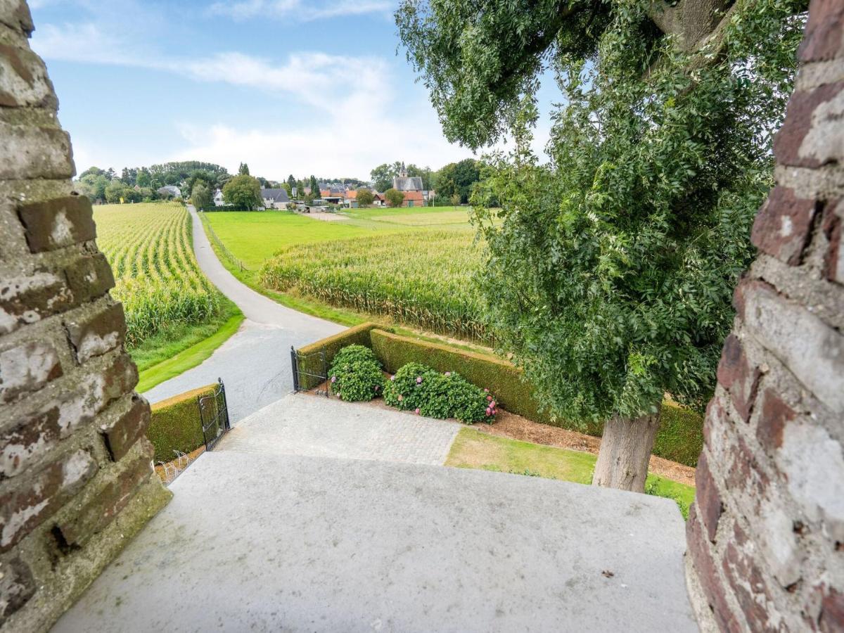 Stunning Holiday Home In Oombergen With Terrace And Garden Zottegem Exteriér fotografie