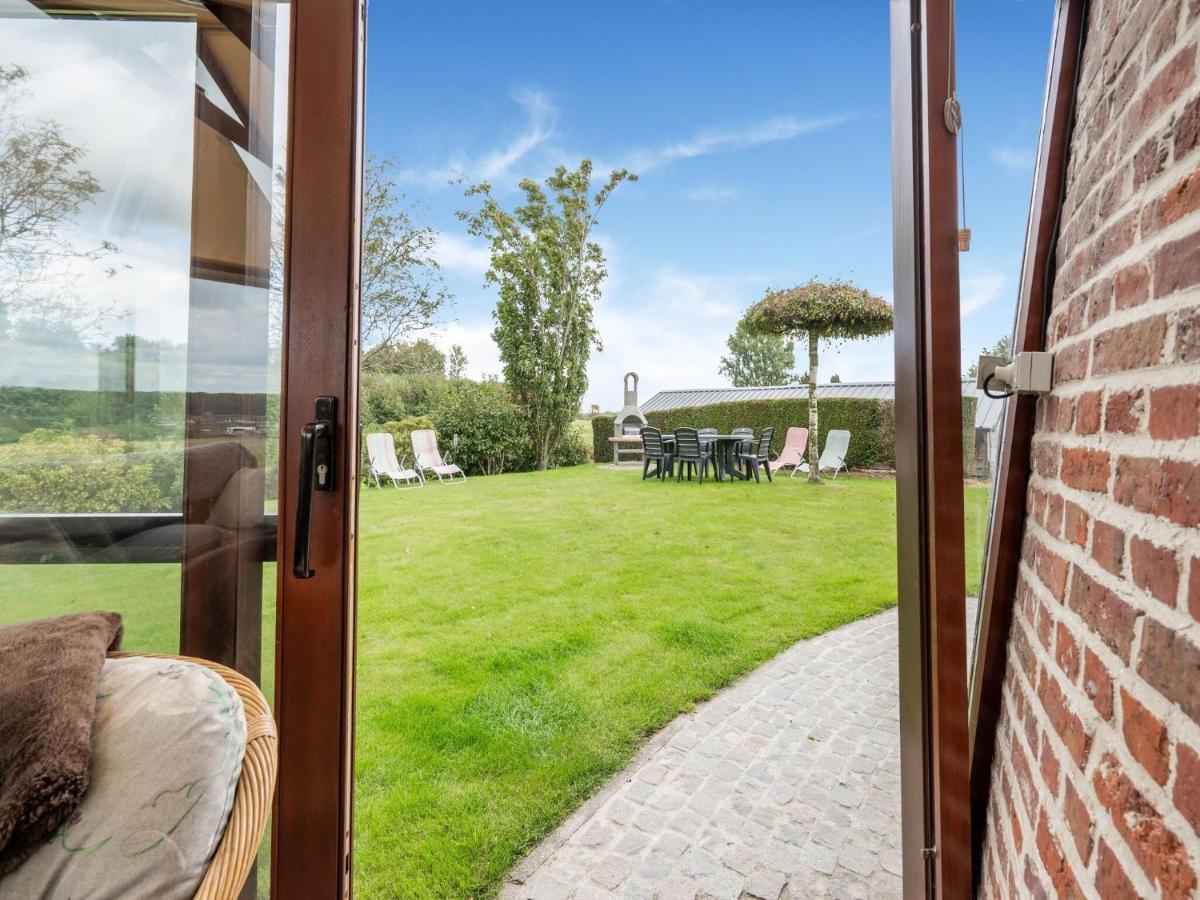 Stunning Holiday Home In Oombergen With Terrace And Garden Zottegem Exteriér fotografie