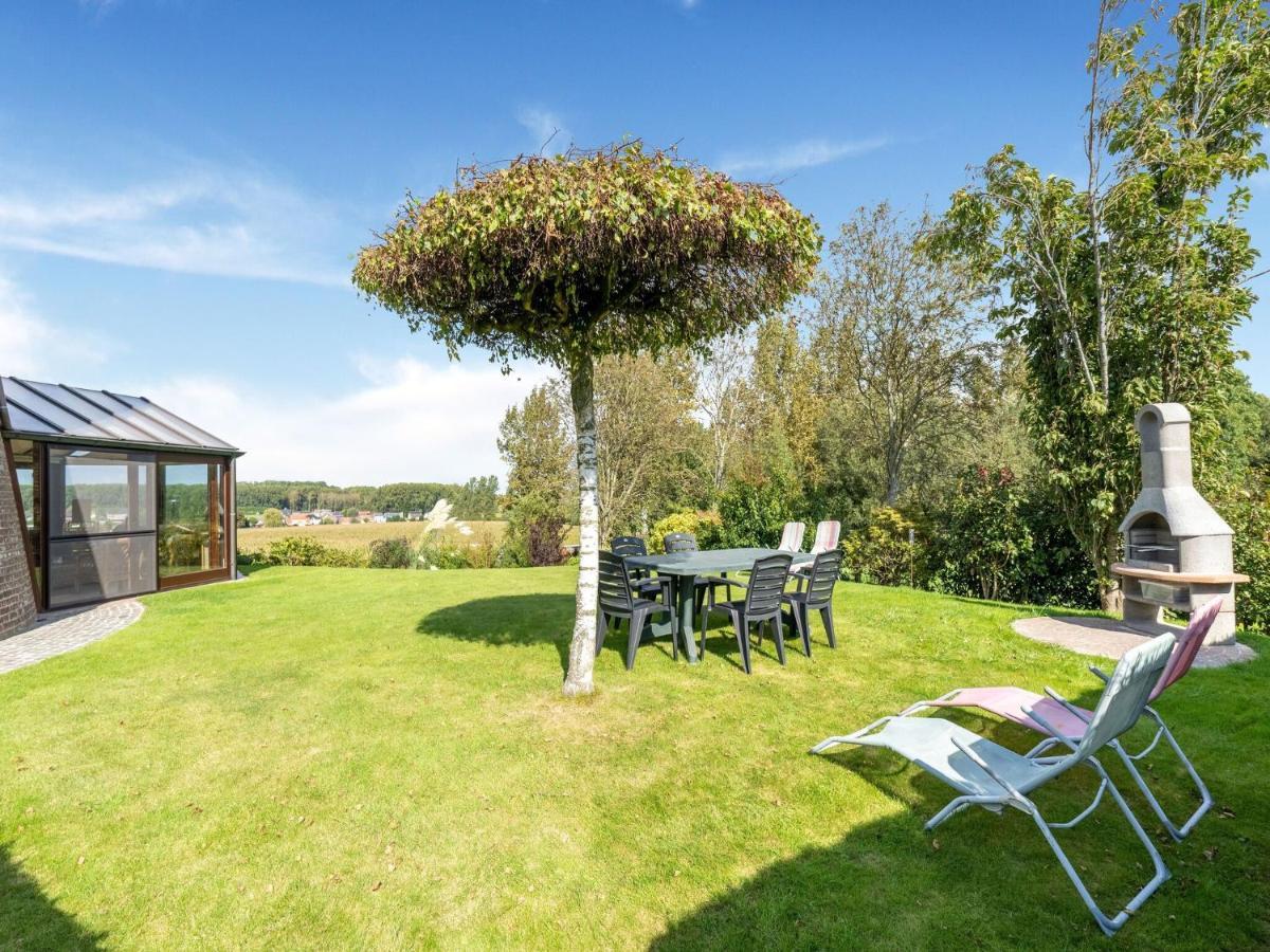 Stunning Holiday Home In Oombergen With Terrace And Garden Zottegem Exteriér fotografie